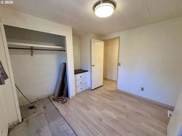 555 N DANEBO Ave 72, Eugene, OR 97402