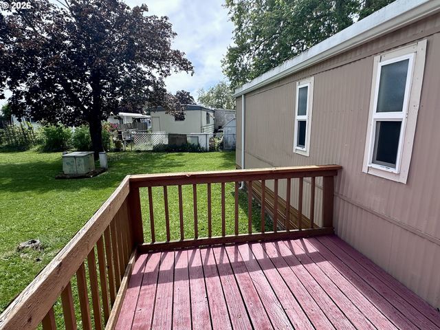 555 N DANEBO Ave 72, Eugene, OR 97402