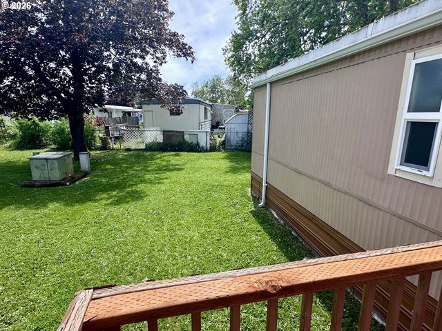 555 N DANEBO Ave 72, Eugene, OR 97402