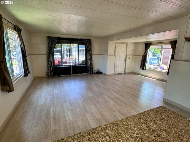555 N DANEBO Ave 72, Eugene, OR 97402