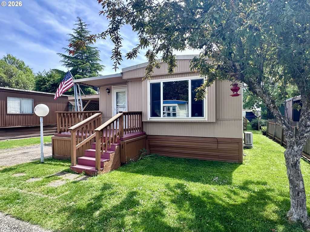 555 N DANEBO Ave 72, Eugene, OR 97402