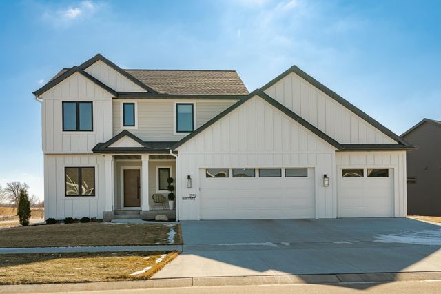 1761 Brandt Dr NE, Byron, MN 55920