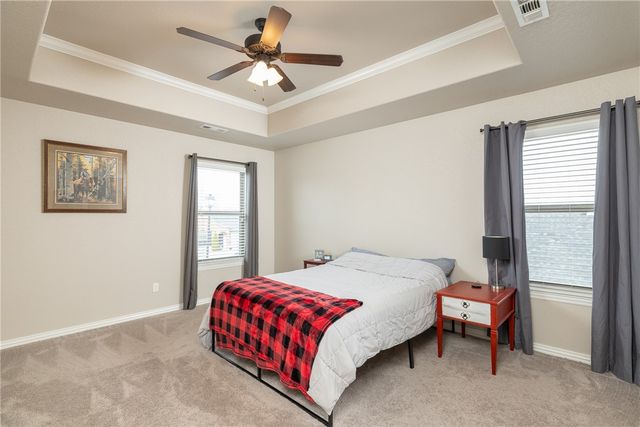 1446 Highbush Avenue, Fayetteville, AR 72701