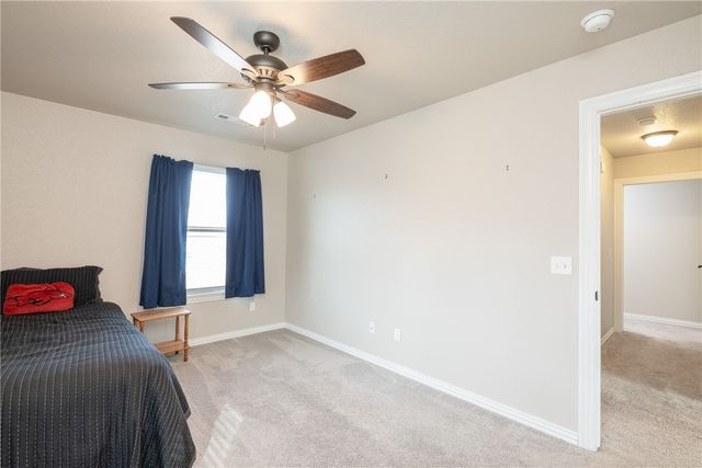 1446 Highbush Avenue, Fayetteville, AR 72701