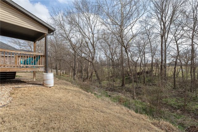 1446 Highbush Avenue, Fayetteville, AR 72701