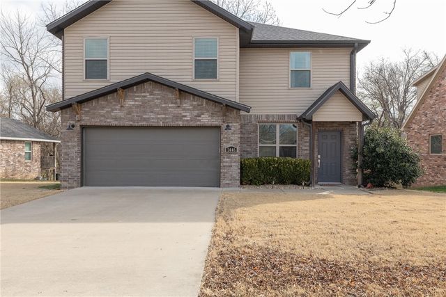 1446 Highbush Avenue, Fayetteville, AR 72701