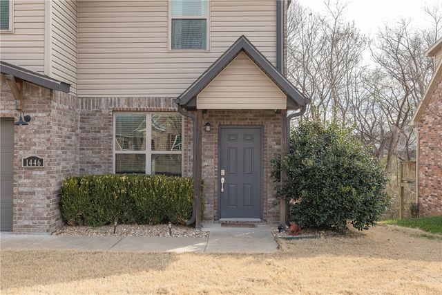 1446 Highbush Avenue, Fayetteville, AR 72701