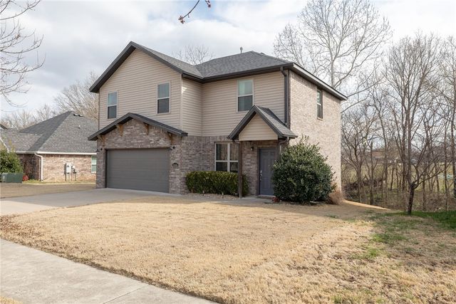 1446 Highbush Avenue, Fayetteville, AR 72701