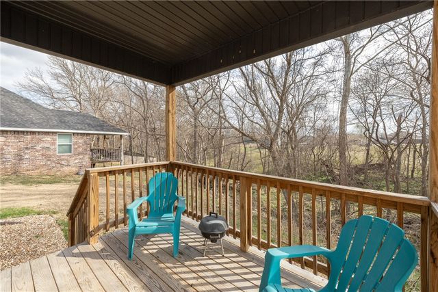 1446 Highbush Avenue, Fayetteville, AR 72701