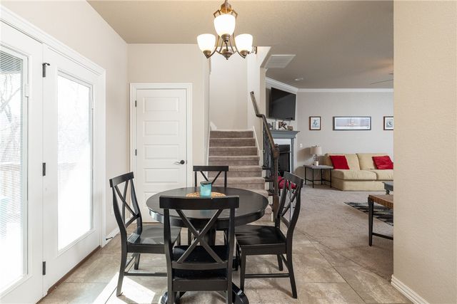 1446 Highbush Avenue, Fayetteville, AR 72701