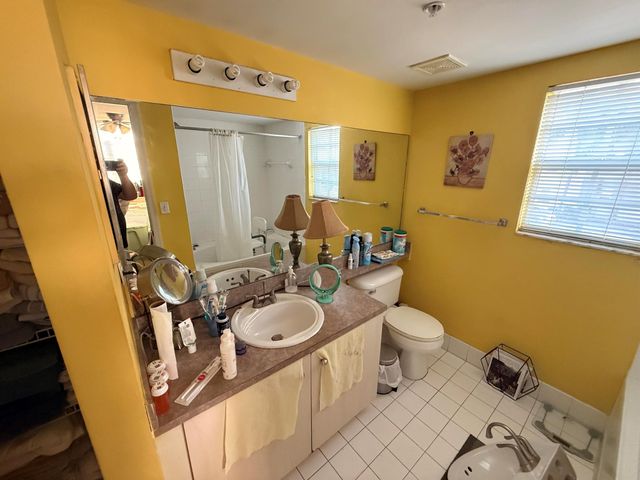 520 SW 111th Avenue 202, Pembroke Pines, FL 33025