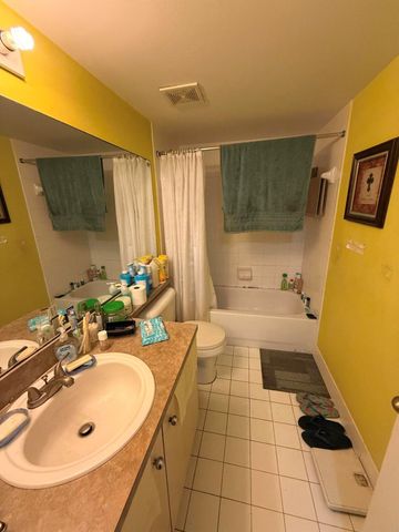 520 SW 111th Avenue 202, Pembroke Pines, FL 33025