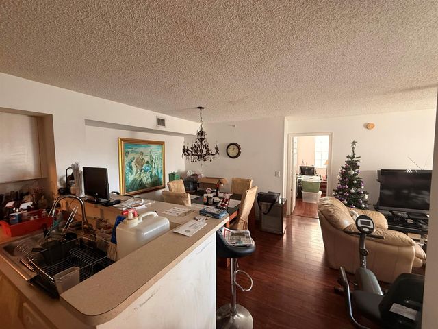 520 SW 111th Avenue 202, Pembroke Pines, FL 33025