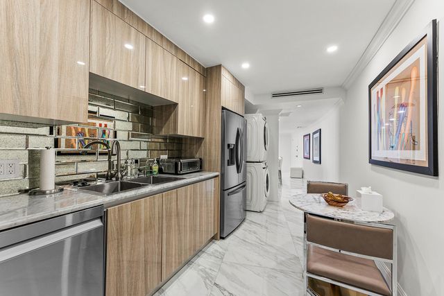 2295 S Ocean Boulevard 714, Palm Beach, FL 33480