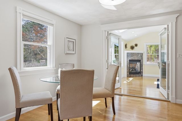 4 Meadowbrook Rd, Acton, MA 01720