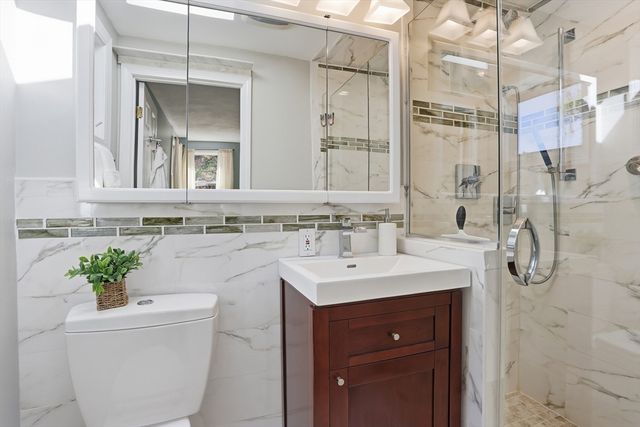 4 Meadowbrook Rd, Acton, MA 01720