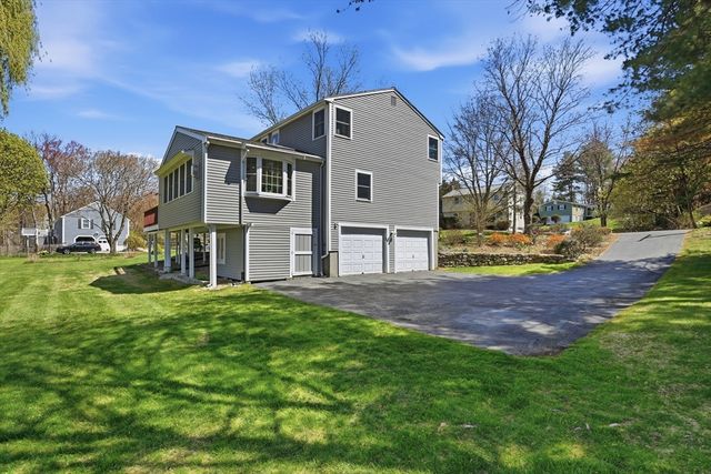 4 Meadowbrook Rd, Acton, MA 01720