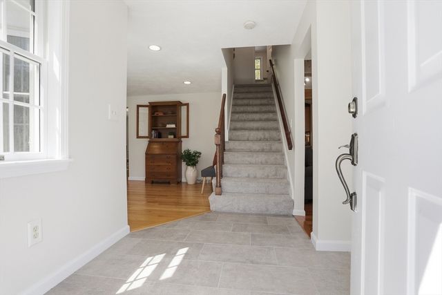 4 Meadowbrook Rd, Acton, MA 01720