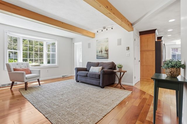 4 Meadowbrook Rd, Acton, MA 01720