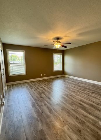 144 Sycamore Hill Dr, Clarksville, TN 37042