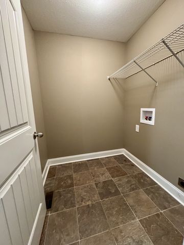 144 Sycamore Hill Dr, Clarksville, TN 37042