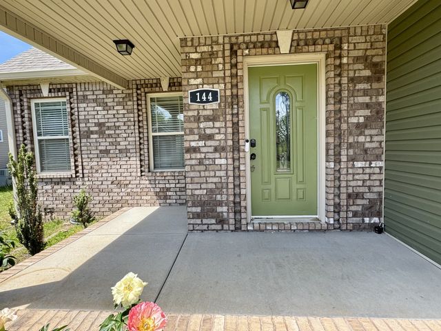 144 Sycamore Hill Dr, Clarksville, TN 37042