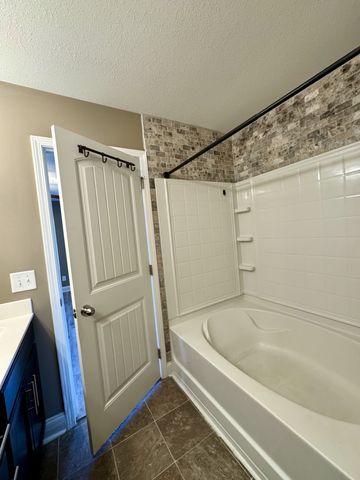 144 Sycamore Hill Dr, Clarksville, TN 37042