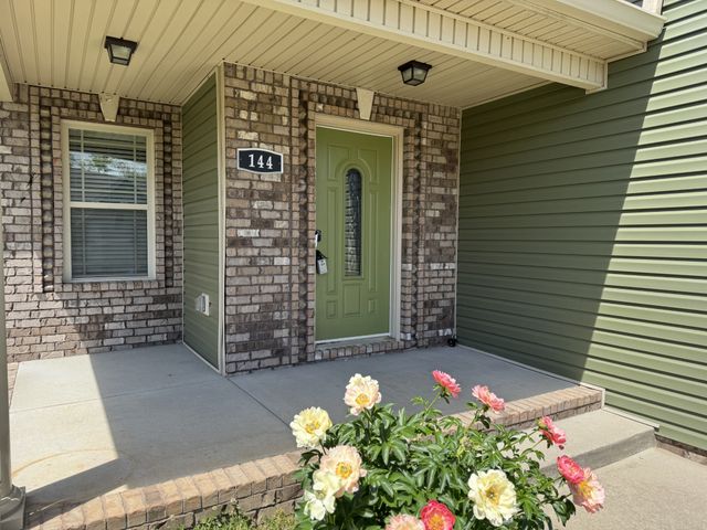 144 Sycamore Hill Dr, Clarksville, TN 37042