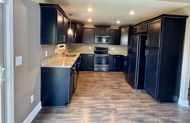 144 Sycamore Hill Dr, Clarksville, TN 37042