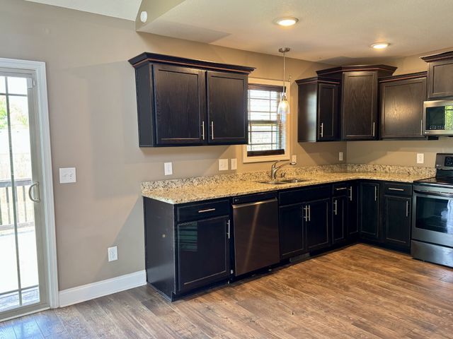 144 Sycamore Hill Dr, Clarksville, TN 37042