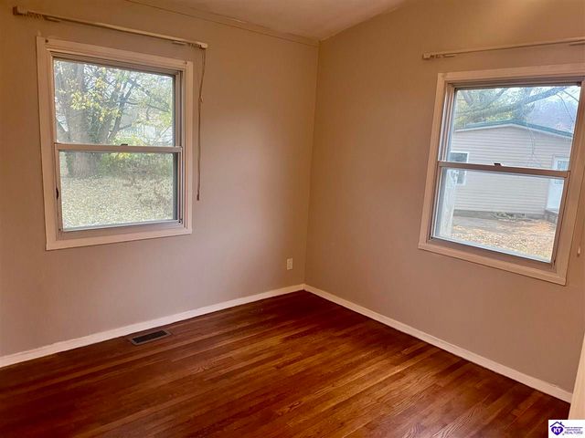 302 Glenwood Drive, Vine Grove, KY 40175