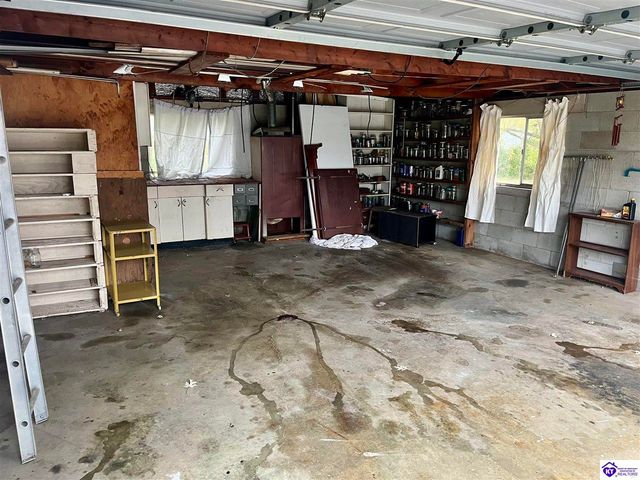 302 Glenwood Drive, Vine Grove, KY 40175