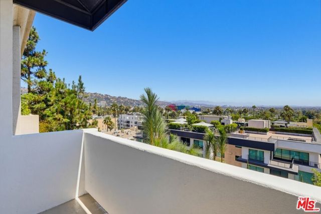 435 N Oakhurst Drive 1002, Beverly Hills, CA 90210