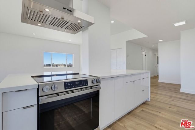 435 N Oakhurst Drive 1002, Beverly Hills, CA 90210