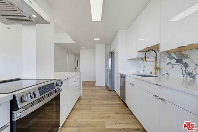 435 N Oakhurst Drive 1002, Beverly Hills, CA 90210