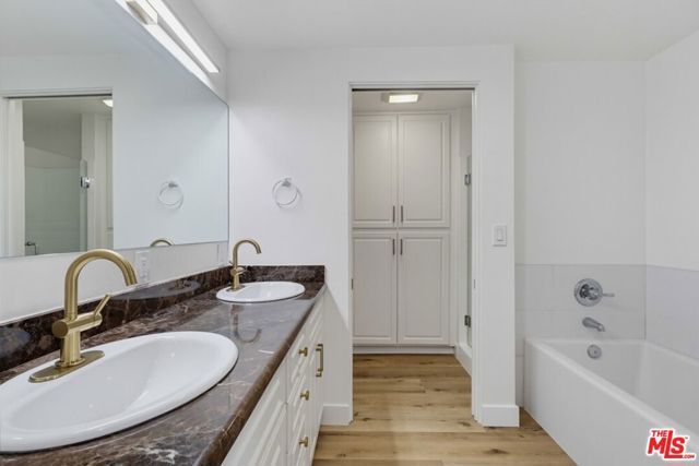 435 N Oakhurst Drive 1002, Beverly Hills, CA 90210