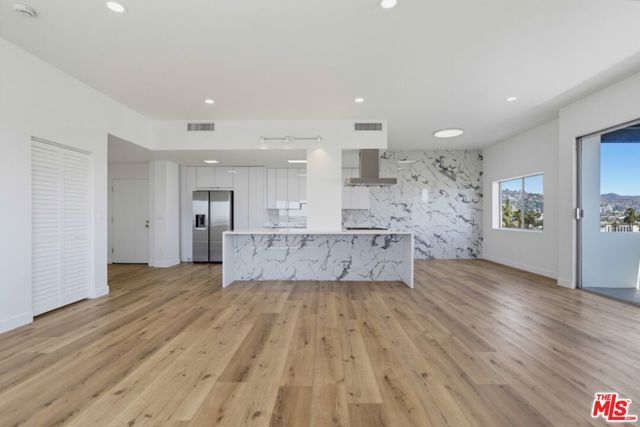 435 N Oakhurst Drive 1002, Beverly Hills, CA 90210