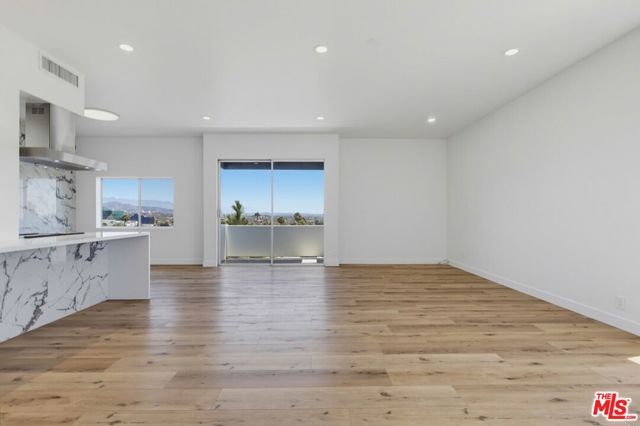 435 N Oakhurst Drive 1002, Beverly Hills, CA 90210
