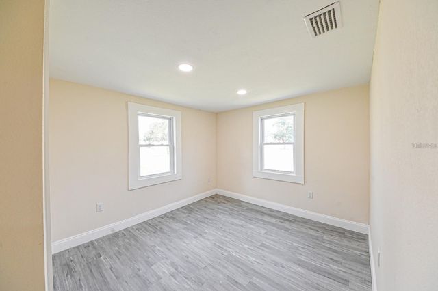 5620 1ST STREET, Zephyrhills, FL 33542