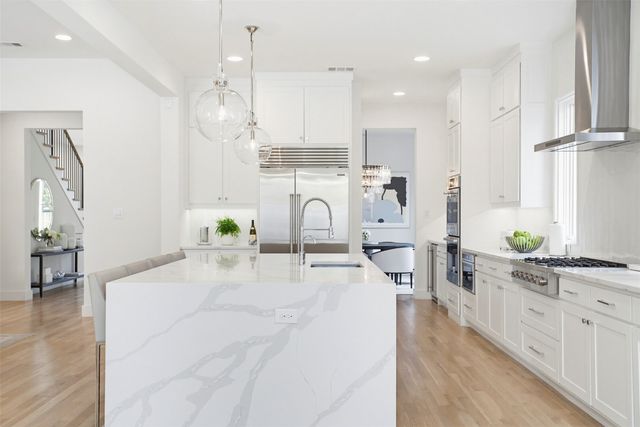 9562 Lakemont Drive, Dallas, TX 75220