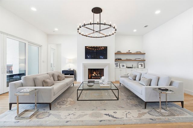 9562 Lakemont Drive, Dallas, TX 75220