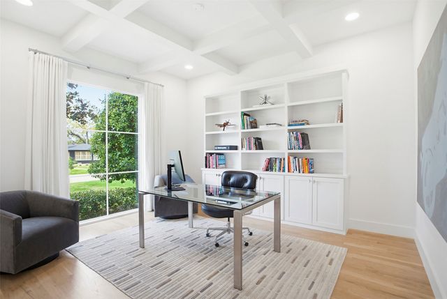 9562 Lakemont Drive, Dallas, TX 75220