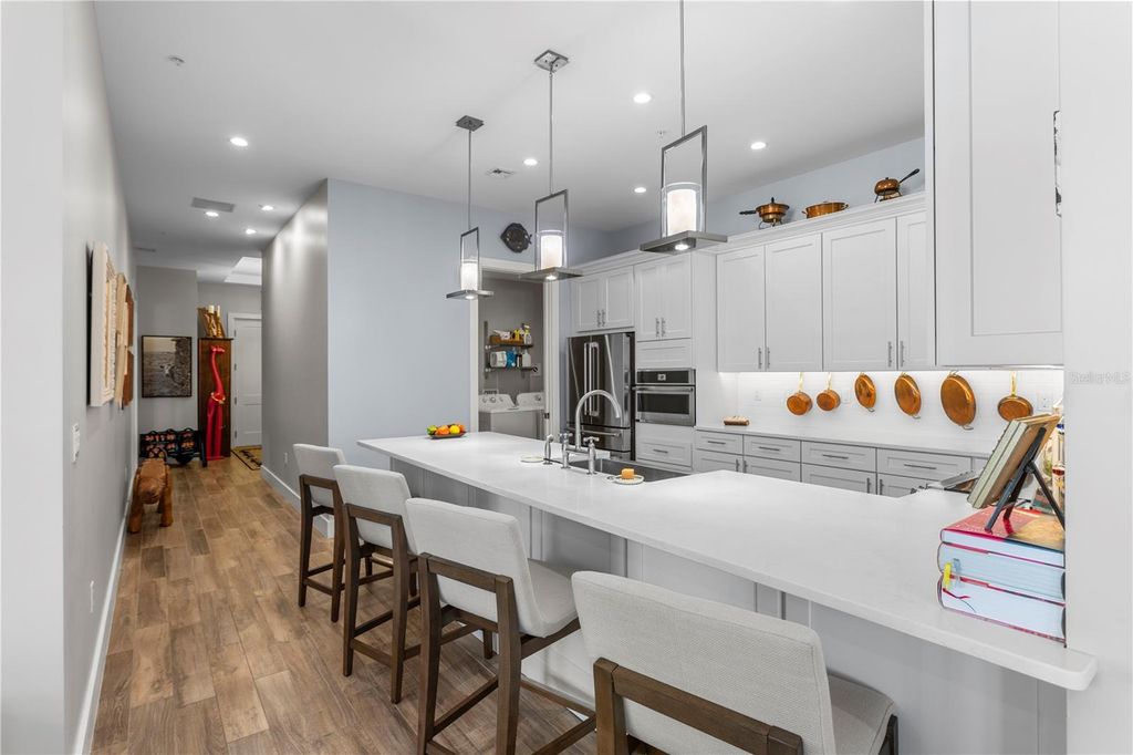 Image 11 of property listing at 91 DAVIS BOULEVARD 303, Tampa, FL 33606