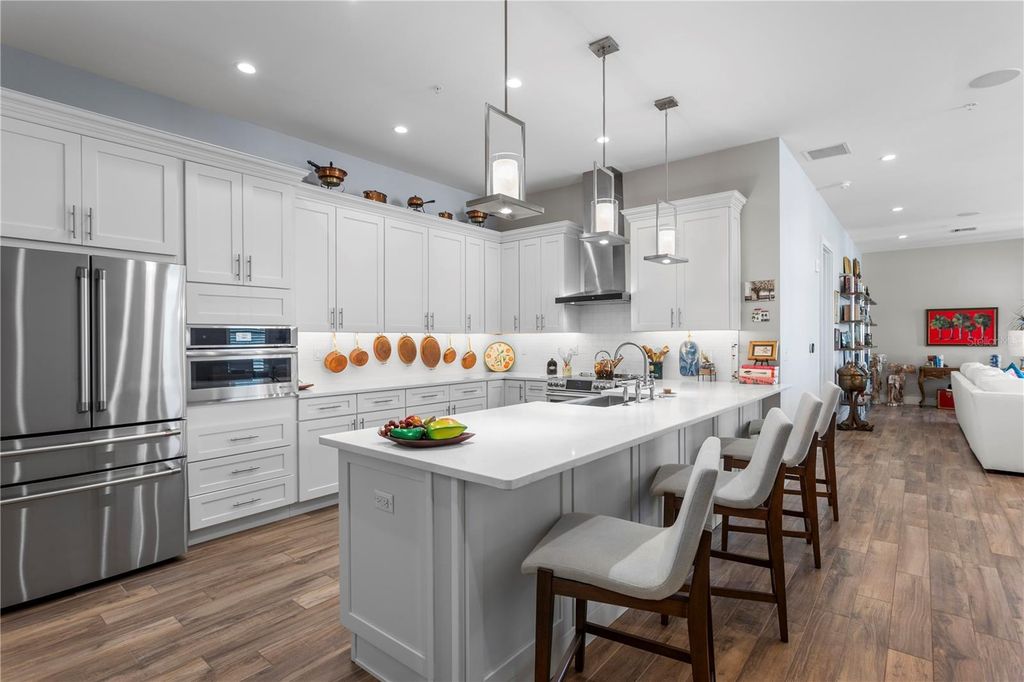 Image 12 of property listing at 91 DAVIS BOULEVARD 303, Tampa, FL 33606