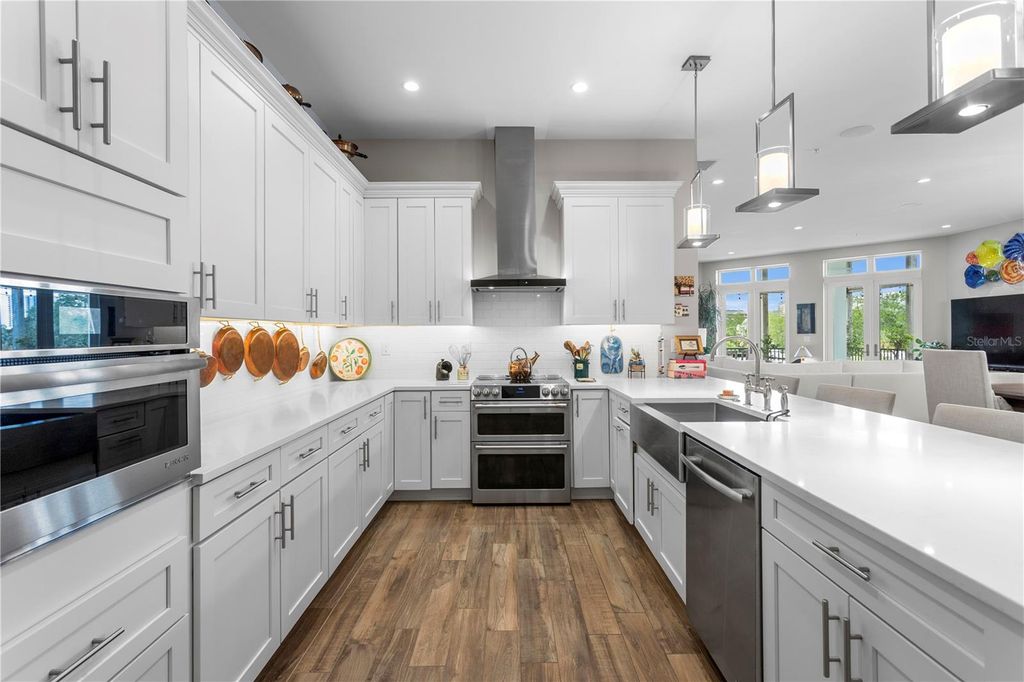 Image 13 of property listing at 91 DAVIS BOULEVARD 303, Tampa, FL 33606