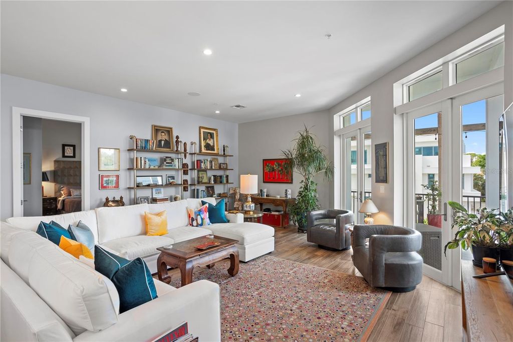 Image 23 of property listing at 91 DAVIS BOULEVARD 303, Tampa, FL 33606