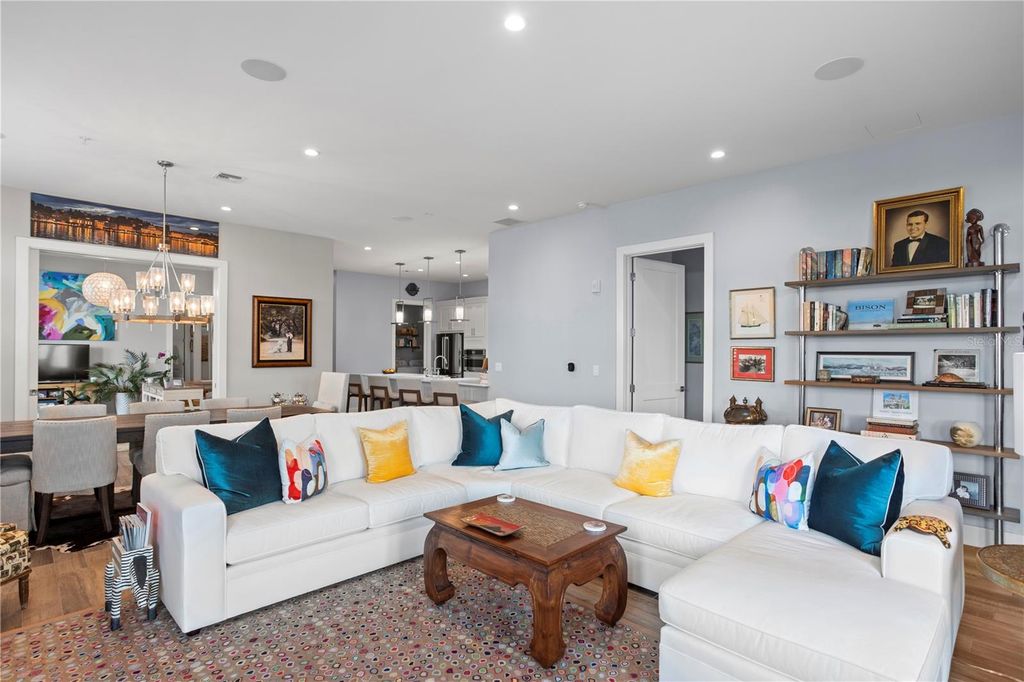 Image 27 of property listing at 91 DAVIS BOULEVARD 303, Tampa, FL 33606