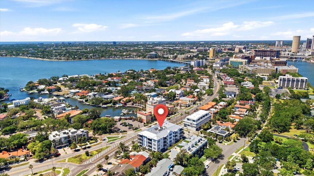 Image 4 of property listing at 91 DAVIS BOULEVARD 303, Tampa, FL 33606