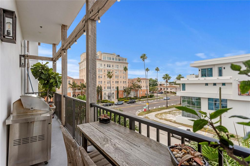 Image 33 of property listing at 91 DAVIS BOULEVARD 303, Tampa, FL 33606