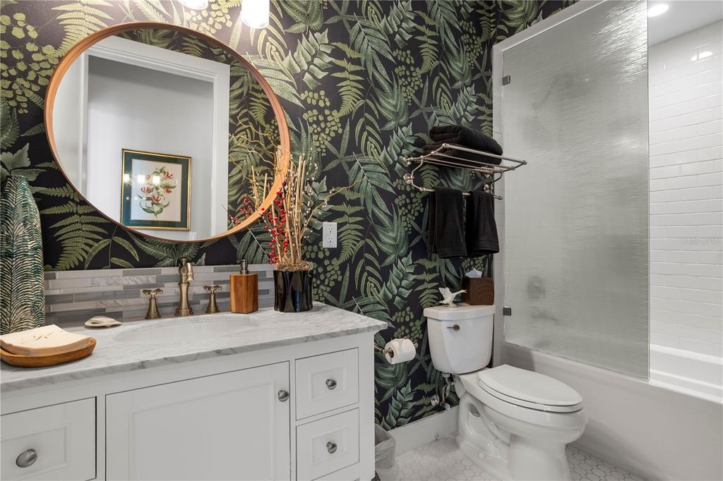 Image 38 of property listing at 91 DAVIS BOULEVARD 303, Tampa, FL 33606